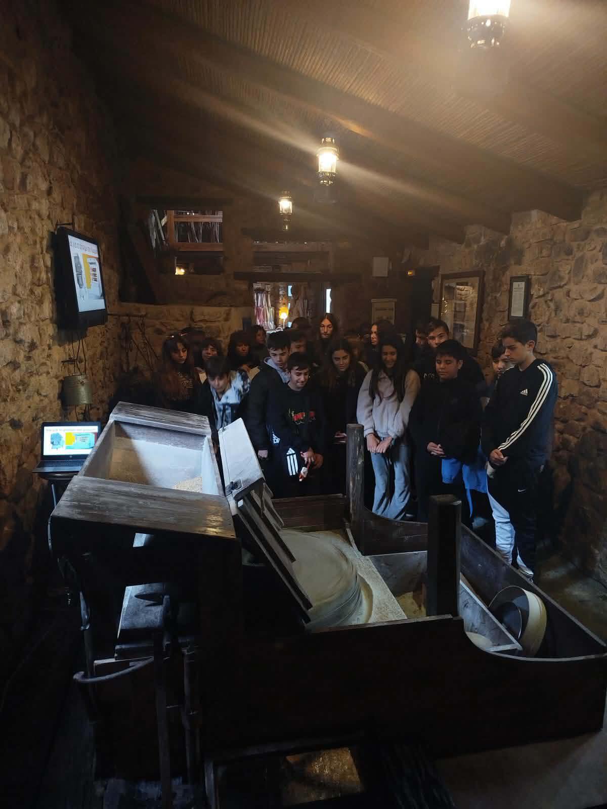 2082449B 94CC 4CB3 B874 6649B4A164DE