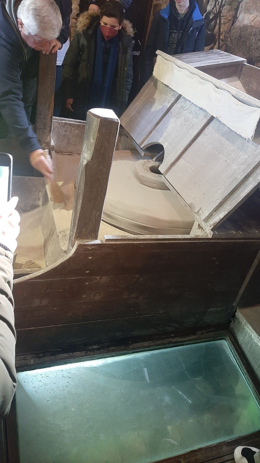 &Pi;&Alpha;&Lambda;&Iota;&Omicron;&Sigma; &Nu;&Epsilon;&Rho;&Omicron;&Mu;&Upsilon;&Lambda;&Omicron;&Sigma; 3